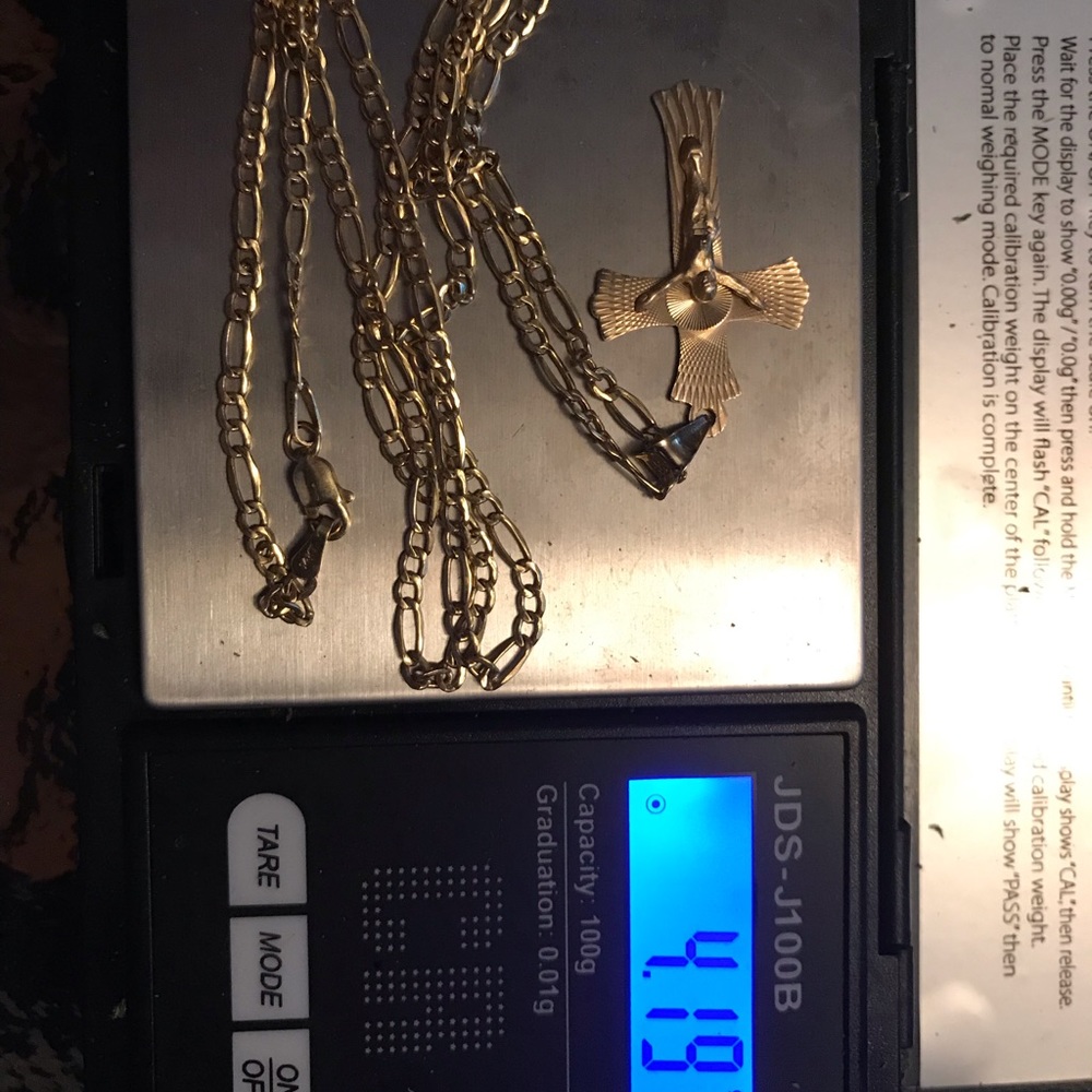14k gold chain and cross pendant